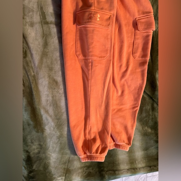 Under Armor orange cargo women sweatpants - Picture 3 of 8